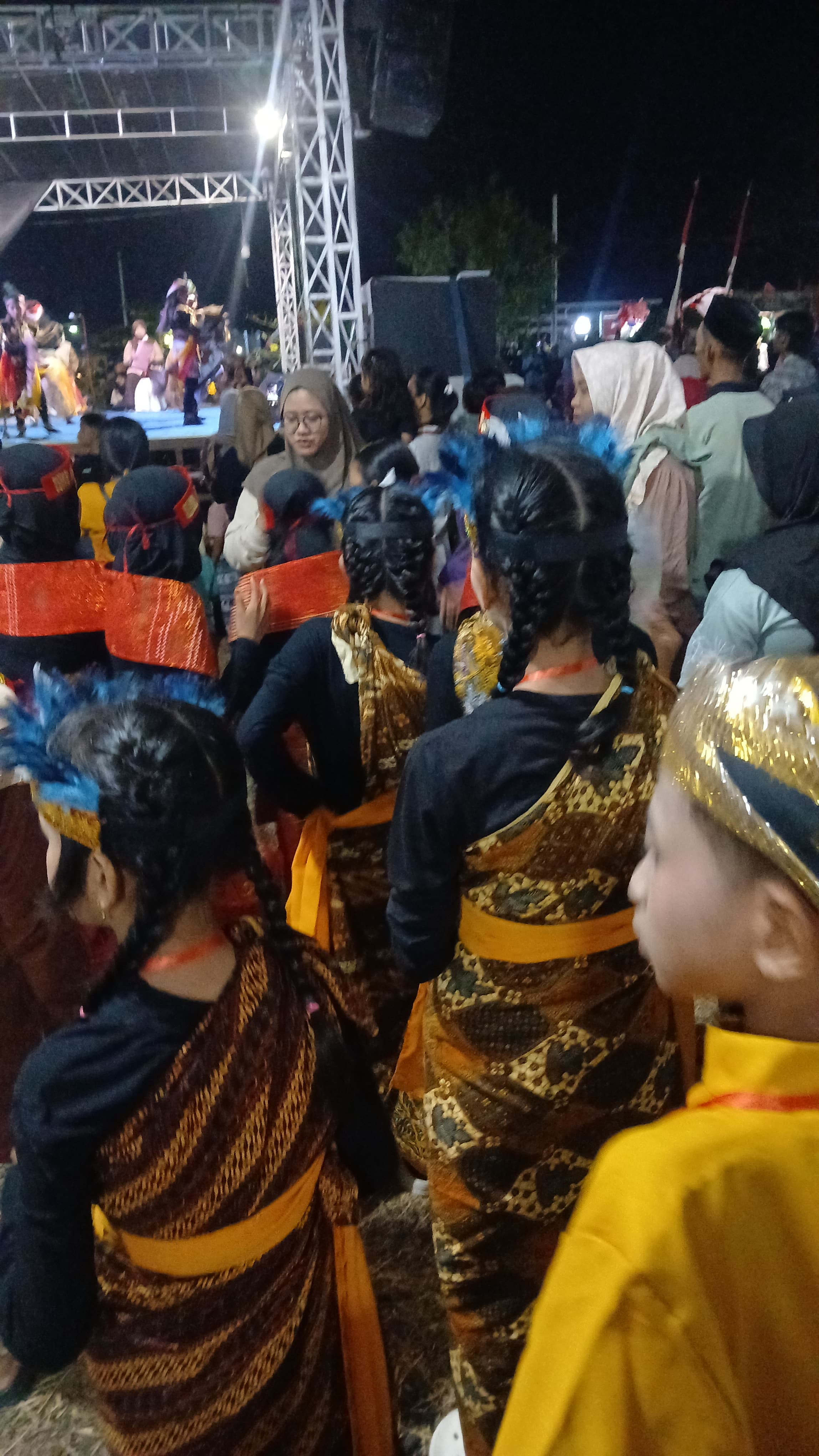 KKN Kelompok 23 Unimus Mendampingi Kegiatan Lomba Jambore SDN 1 Curug di Lapangan Tegowanu Kulon