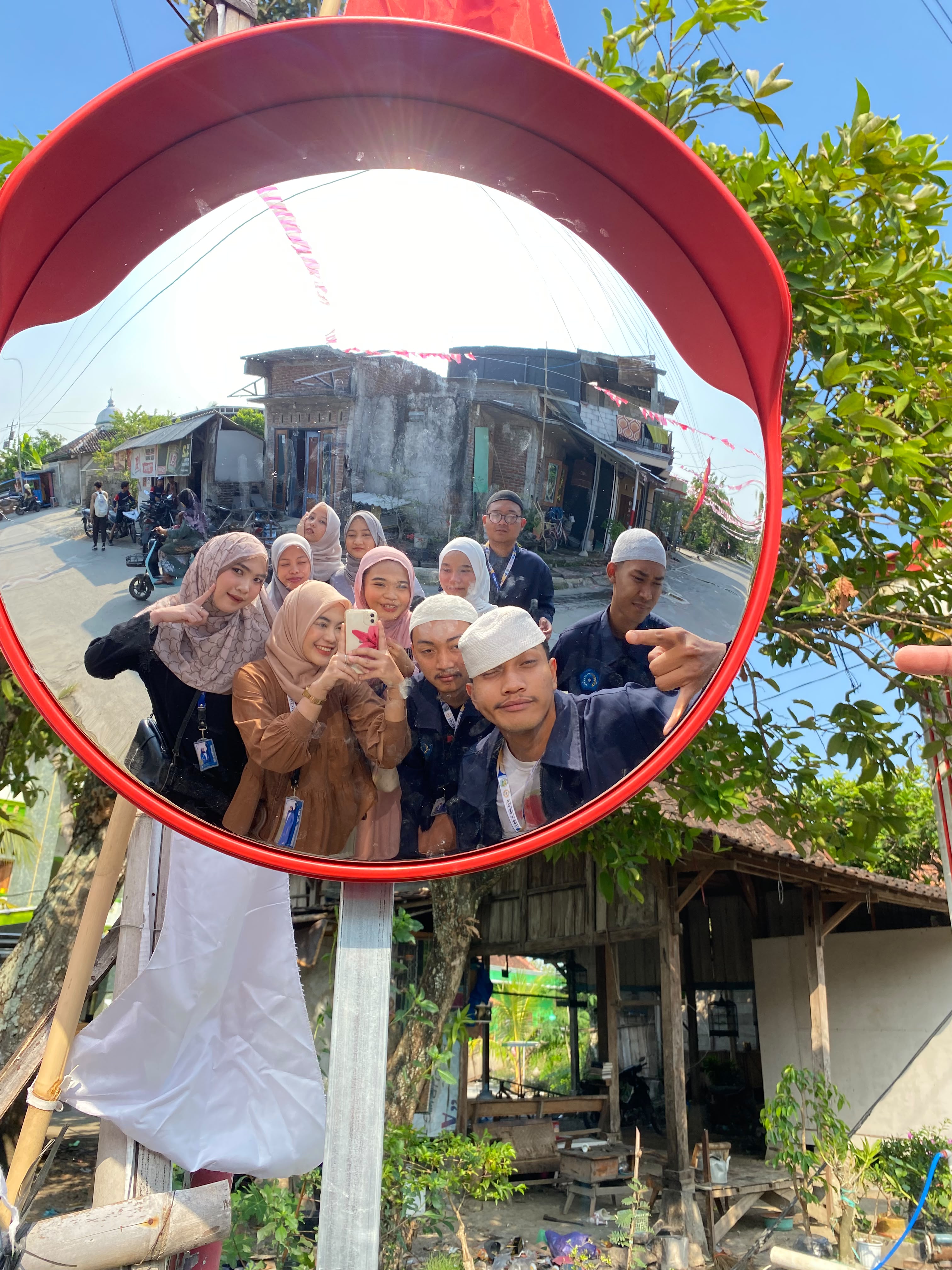 KKN Kelompok 23 Unimus Mengikuti Pengajian Haul KH. Hasyim Asnawi Ke 60